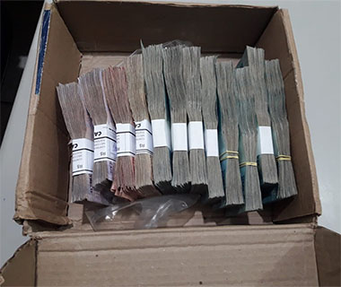 Três pessoas são presas dentro da Caixa após sacar R$ 97 mil