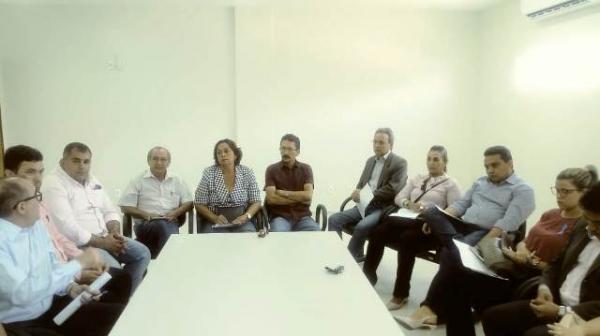 Poder público se reúne para discutir atendimento bancário em Floriano(Imagem:FlorianoNews)