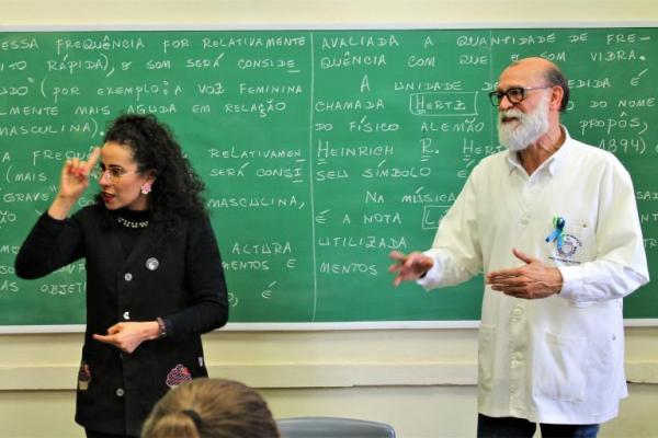 Comissão realiza novo debate sobre educação bilíngue de surdos