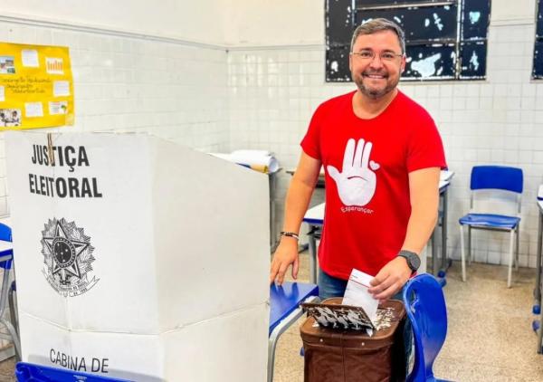 Fábio Novo vence presidência estadual do PT; eleição em Teresina vai para o 2° turno