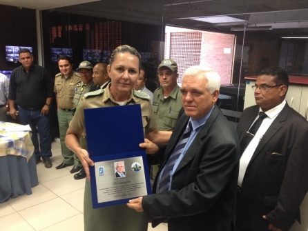 Presidente Themistocles Filho recebe homenagem
