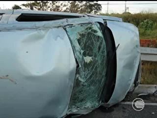 Estudante capota carro e fica ferida na Zona Leste de Teresina