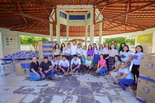 Governo do Estado entrega equipamentos para escolas de Tempo Integral no Sul do Piauí