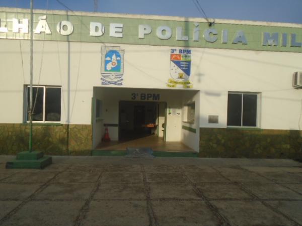 Casal é assaltado na porta de casa em Floriano