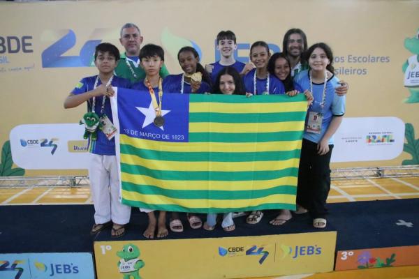 Karatê do Piauí brilha nos JEBs 2025 com medalhas de ouro e bronze