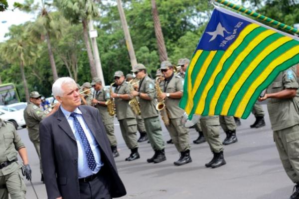 Desfile militar abre ano legislativo de 2016