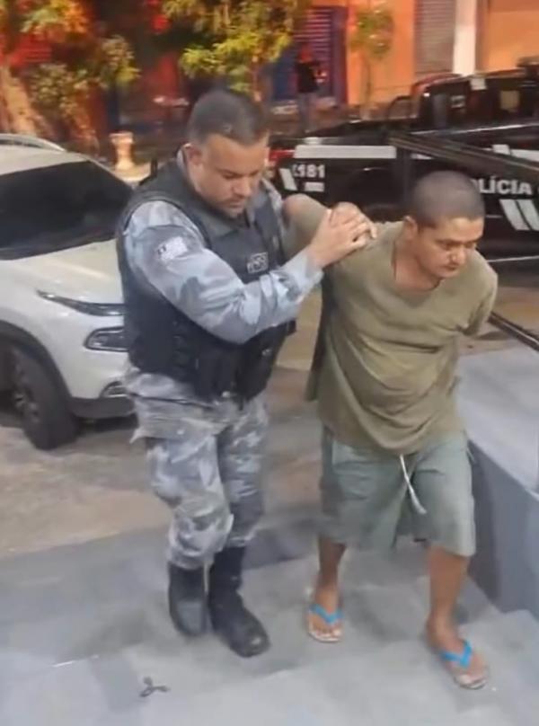 Suspeito do crime foi levado &agrave; Delegacia.(Imagem:Reprodu&ccedil;&atilde;o)