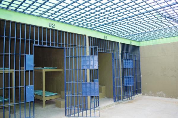 DPE impetra habeas corpus para que presos voltem à prisão domiciliar