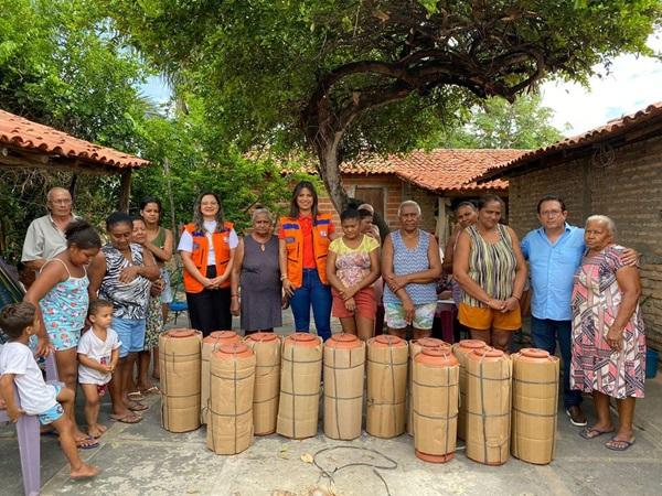 Defesa Civil entrega filtros de barro para comunidades em Beneditinos