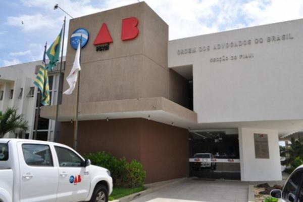 Advogados denunciam descumprimento de liminar por agências e postos bancários