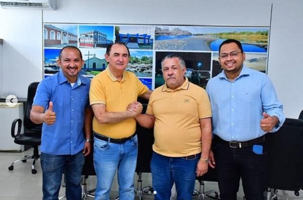 Prefeito Ant&ocirc;nio Reis e Vereador Dessim Almeida discutem solu&ccedil;&otilde;es para demandas da popula&ccedil;&atilde;o.(Imagem:Reprodu&ccedil;&atilde;o/Instagram)