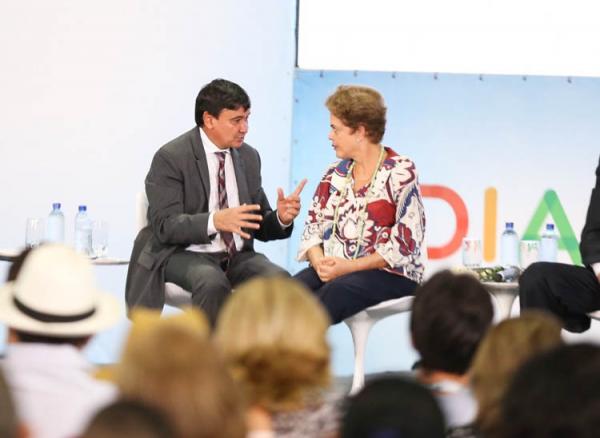 Wellington Dias cita hino do Piauí em apoio a Dilma e agradece parcerias
