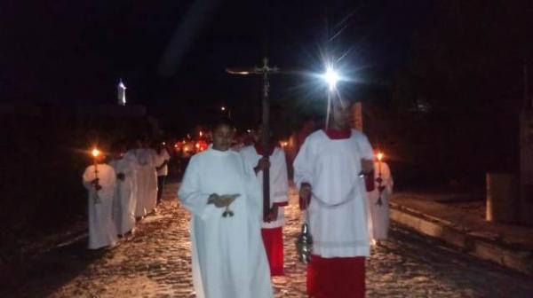 Fieis participam de prociss&atilde;o no encerramento dos festejos de Nossa Senhora do Desterro.(Imagem:FlorianoNews)