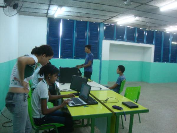 Alunos monitores(Imagem:reda&ccedil;&atilde;o)