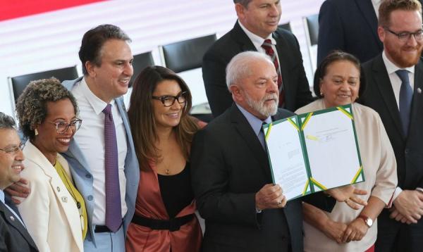 "Não se pode falar em meritocracia com educação desigual", diz Lula