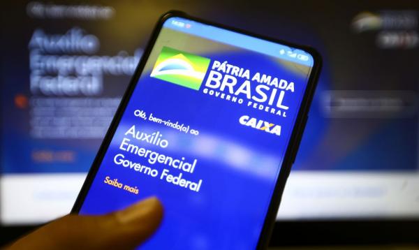 Aux&iacute;lio Emergencial: pais solteiros receber&atilde;o complemento de at&eacute; R$ 3 mil(Imagem:Divulga&ccedil;&atilde;o)