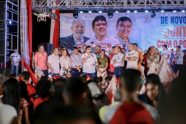 Rafael e Wellington reúnem multidões em cidades do Sul do Piauí