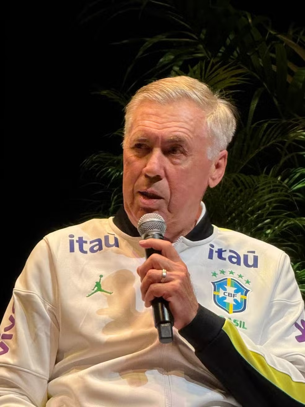 Ancelotti diz que pressão não muda seus planos para a Seleção: "Temos futuro, apesar das críticas"
