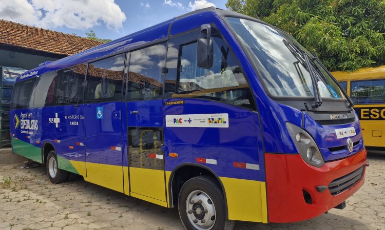 Floriano recebe novo micro-ônibus para reforçar o transporte de pacientes da rede municipal de saúde
