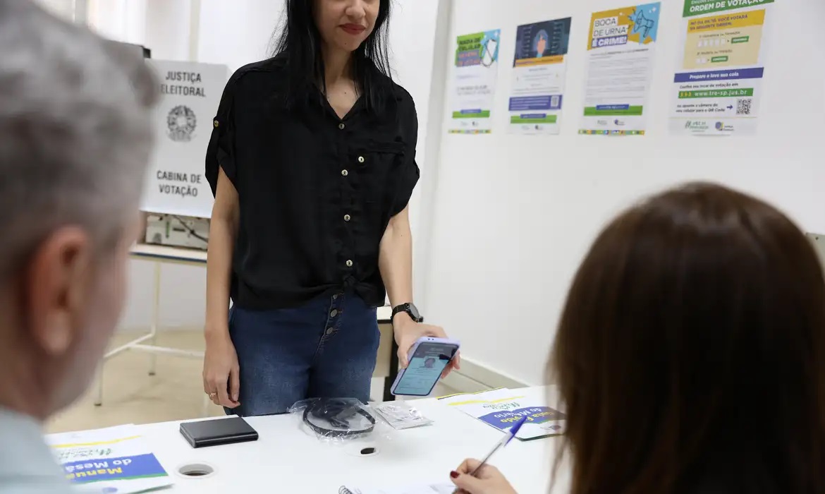 Eleições 2026: saiba quais documentos são aceitos para votar

