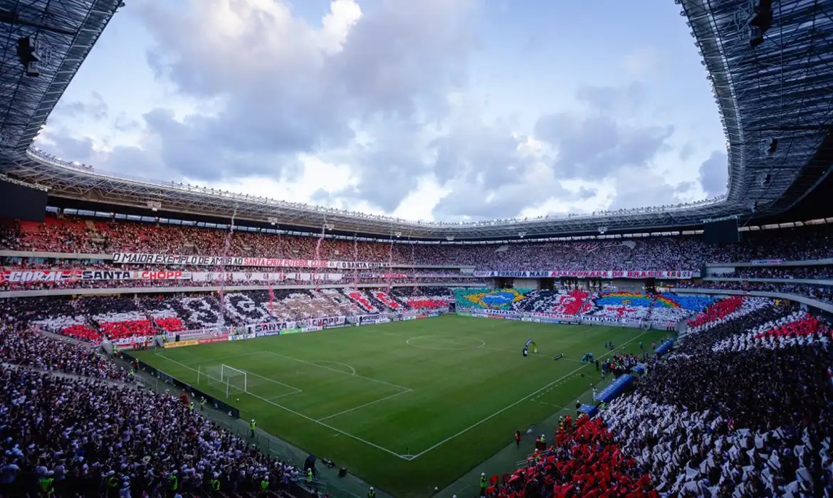 Santa Cruz empata com Maringá e voltará à Série B após 10 anos
