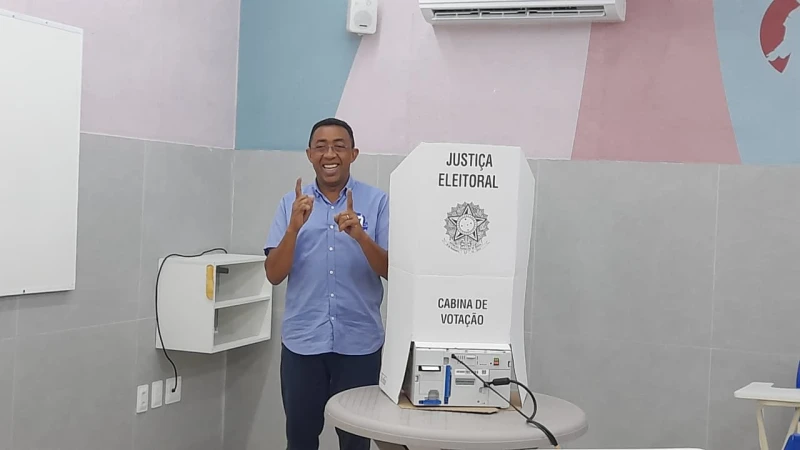 Joel Rodrigues vota e diz estar tranquilo: “agora é o eleitor e a urna”