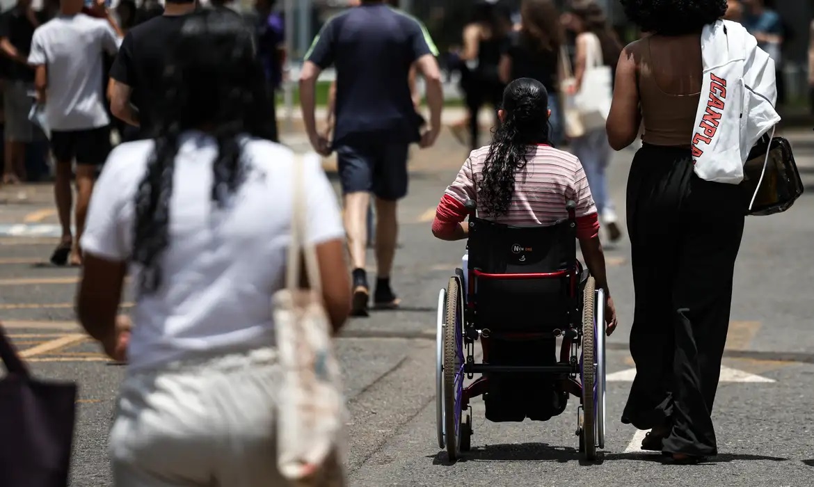Enem 2026: prazo para escolher idioma da prova termina neste domingo
