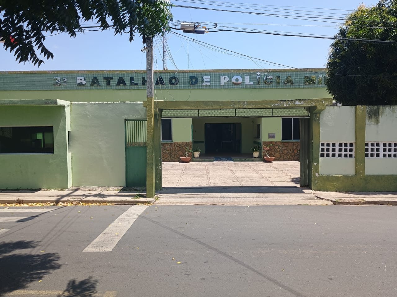 Policiamento de trânsito flagra suspeito de furto em loja de eletrônicos em Floriano