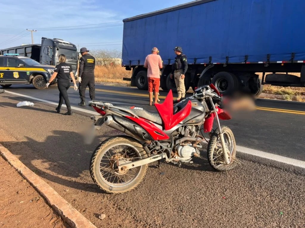 Motociclista morre após colisão com carro na BR-316, em Picos
