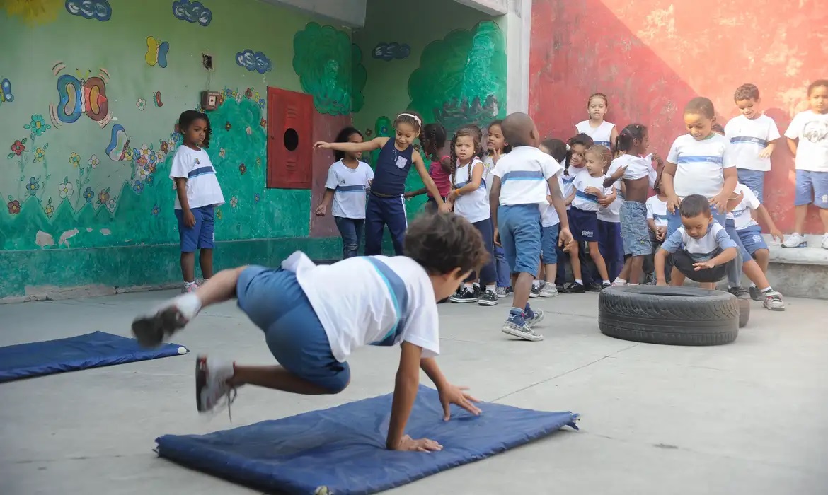 Escolas públicas têm até sábado para regularizar pendências com FNDE
