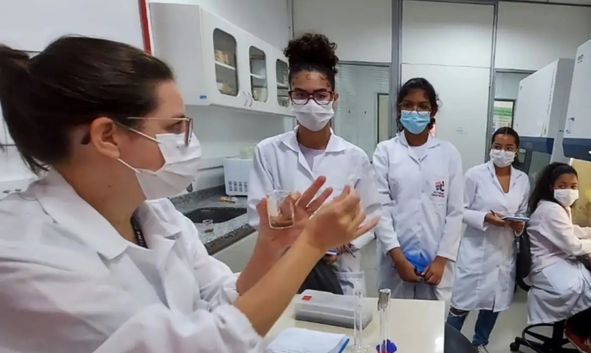 Inscrições para o Programa Futuras Cientistas vão até 6 novembro
