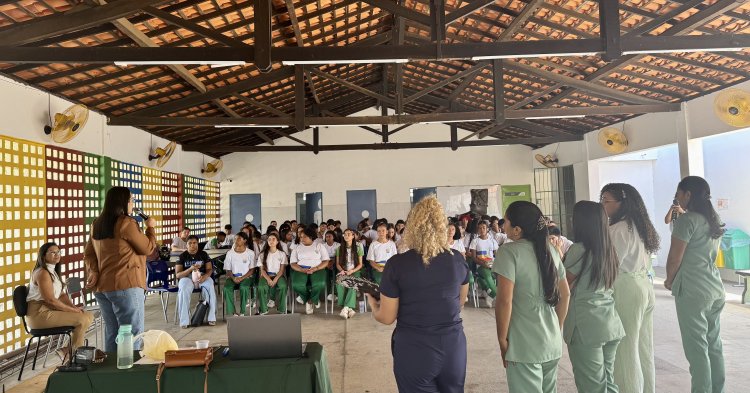 Saúde Mental leva ações de conscientização a escolas de Floriano durante o Setembro Amarelo.