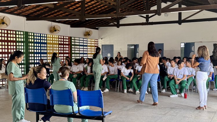 Saúde Mental leva ações de conscientização a escolas de Floriano durante o Setembro Amarelo.