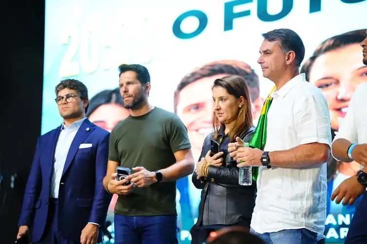 20.10.2026 - Encontro de Flávio Bolsonaro com influenciadores em São Paulo (SP)