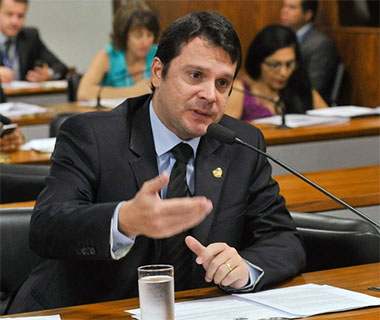 Senado vota classificação de fraude em lista do SUS como improbidade administrativa