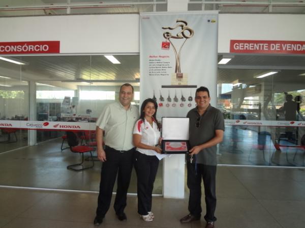Cajueiro Motos de Floriano recebeu placa ?Concession&aacute;ria 5 Asas