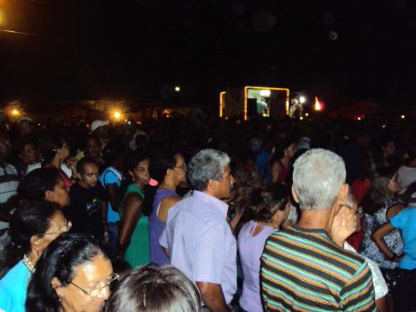 Uma multid&atilde;o no &uacute;ltimo dia de festa de Nossa Senhora DaGuia(Imagem:Leitor Floriano News)