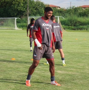 No 1° dia de bola, "xerife" elogia grupo, mas alerta: "Só qualidade não resolve"