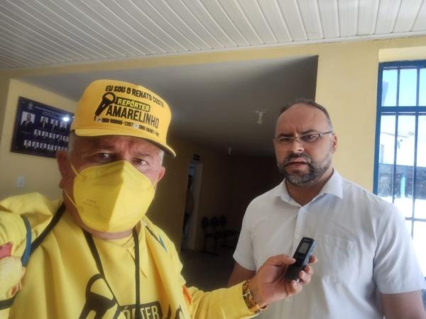 Joab Curvina com o rep&oacute;rter Amarelinho(Imagem:FlorianoNews)