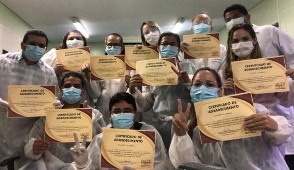 Após protestos, funcionários do Lacen recebem vacina contra a Covid-19 no Piauí