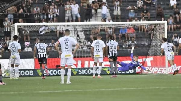 Barreal marcou de p&ecirc;nalti; Botafogo x Santos; Brasileir&atilde;o 2025.(Imagem:Andr&eacute; Dur&atilde;o)