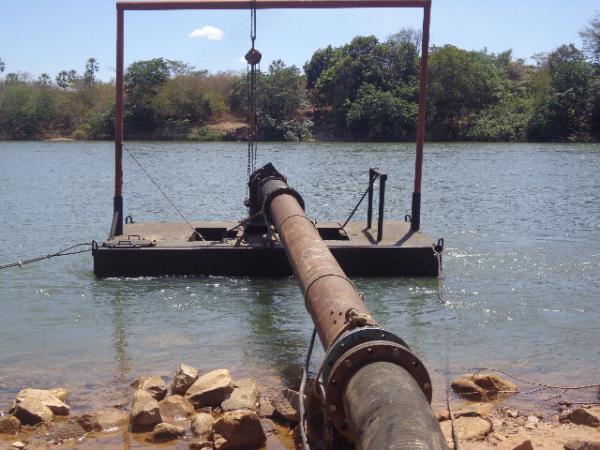 Agespisa adota medidas emergenciais para garantir abastecimento de água em Floriano