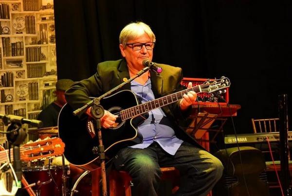 José Paraguassú recebe título de Embaixador Cultural Mundial da Paz