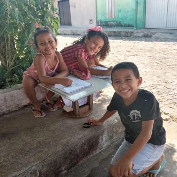 Pais de crianças mortas em incêndio dentro de casa em Parnaíba, no Piauí, podem responder por abando