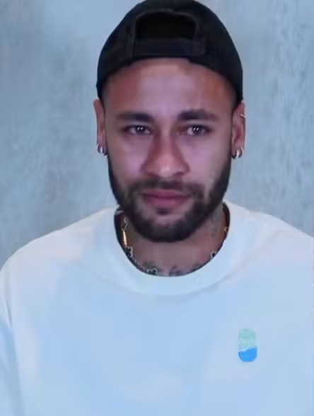 Neymar se emociona ao falar sobre retorno ao futebol: "A coisa que mais amo"