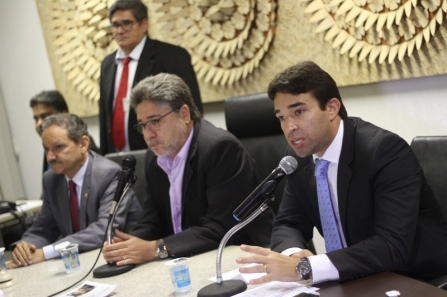 Projetos de reajuste são retirados da pauta para Governo buscar acordo
