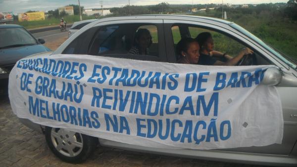 Profissionais da educação realizam ato público em Barão de Grajaú