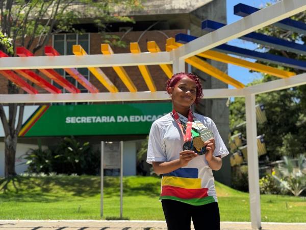 Estudante é convocada para a Seleção Brasileira de Handebol Sub-15 com apoio da Seduc