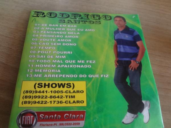 Cantor Rodrigo Santos lan&ccedil;a CD com can&ccedil;&otilde;es in&eacute;ditas.(Imagem:FlorianoNews)
