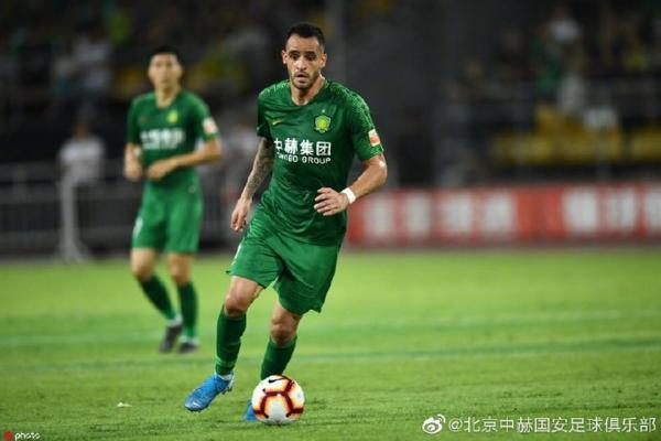 Chineses endurecem liberação de Renato Augusto; Corinthians mantém negociação